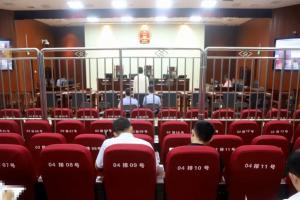 门将董某某6场职业比赛“放球” 收受64万！被判有期徒刑1年6个月