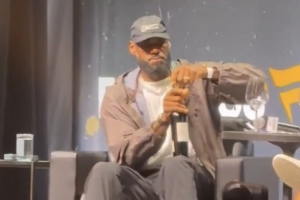 詹姆斯：继续征战因我热爱打球 我想激励年轻一代以及我的同龄人