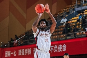 直播吧：浙江男篮将保留卡里克·琼斯和达米安·琼斯的优先续约权