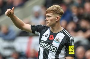 卫报：卡里克想买左后卫和卢克·肖竞争，关注霍尔和罗宾逊