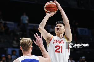 19：30开打！四国邀请赛中国男篮12人名单公布 胡金秋&崔永熙领衔