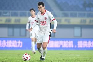成都蓉城更新首发：李扬替换韩鹏飞登场，不占用换人名额